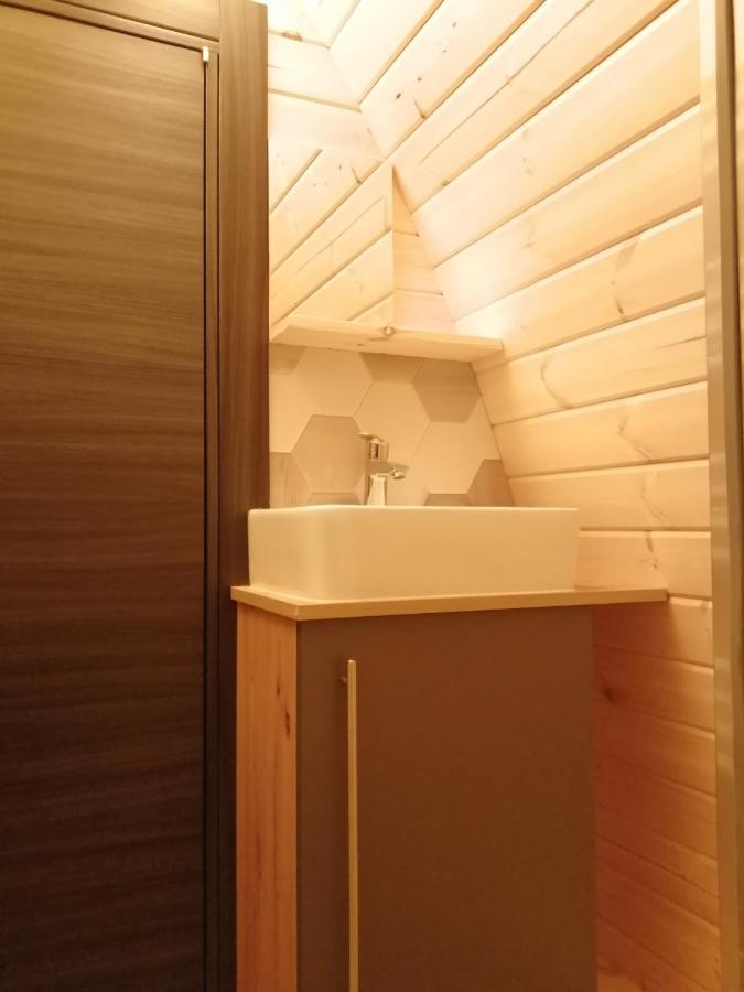 Le Domaine De Pivette Chambre Climatisee Et Insolite Avec Terrasse Privative Avranches Exterior photo