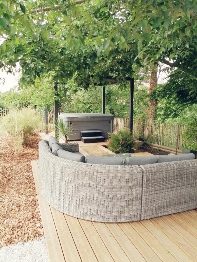 Le Domaine De Pivette Chambre Climatisee Et Insolite Avec Terrasse Privative Avranches Exterior photo
